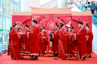 “福甜囍市”走进梅林商圈，七夕佳节上演中式浪漫婚庆礼仪服务